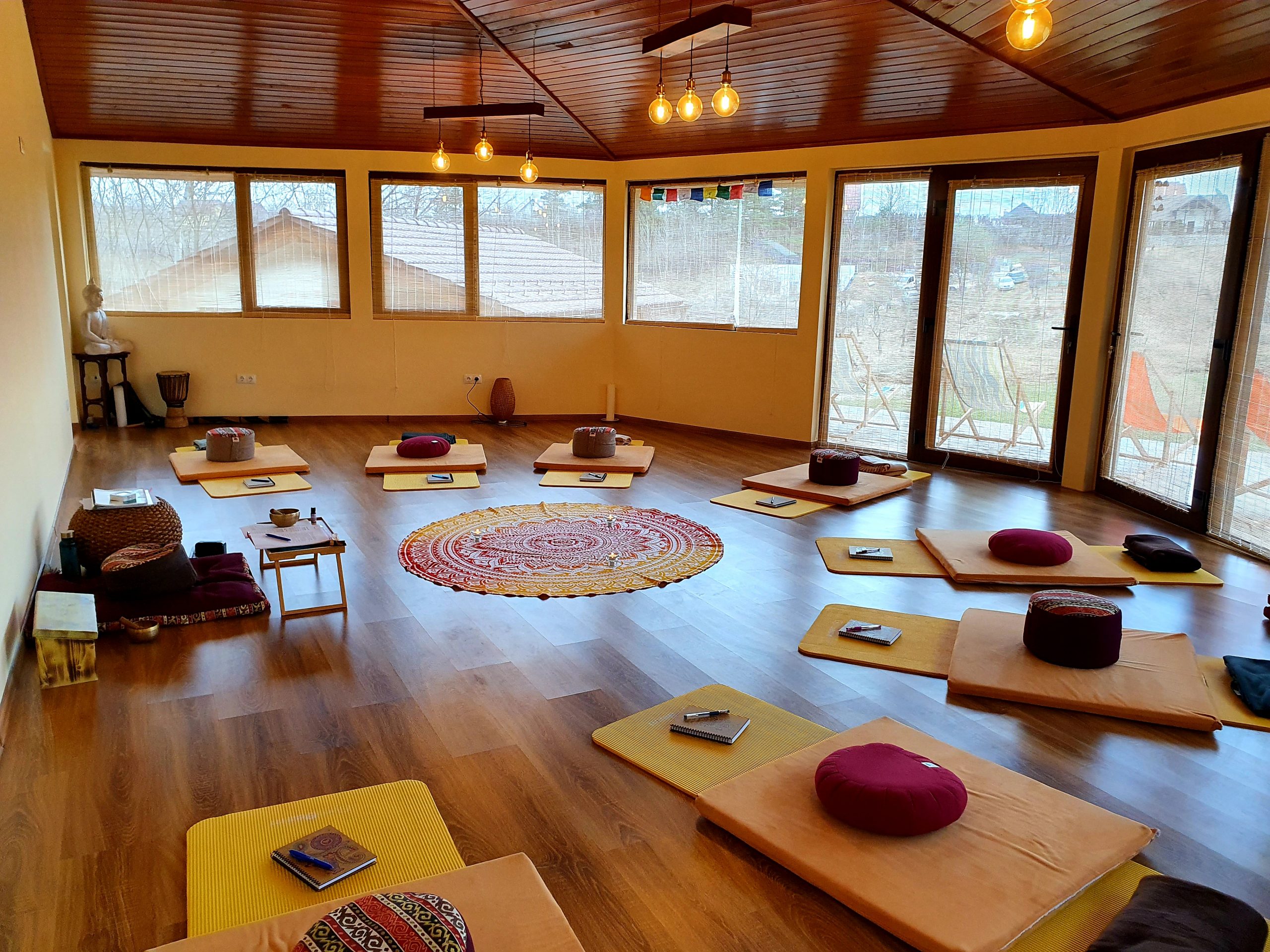 interior foisor forest villa detox mindfulness